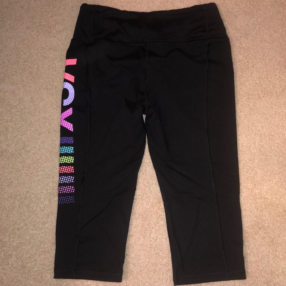 Victoria secret workout legging capri’s 💪🏽 - Picture 4 of 4